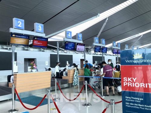 Hành khách làm thủ tục bay tại Sân bay Phú Quốc. Nguồn: Vietnam Airlines.