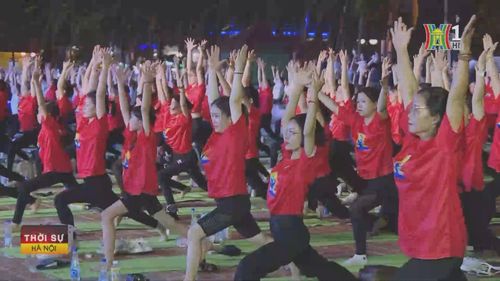 Sự kiện thu hút hơn 1.500 người yêu mến bộ môn yoga tham gia.