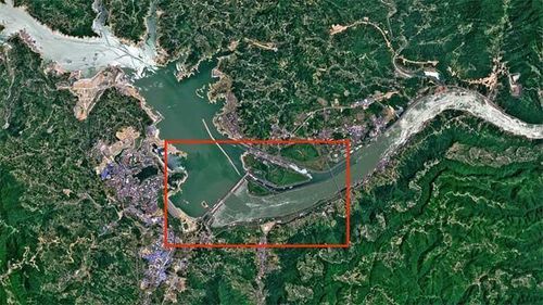Đập Tam Hiệp là đập thủy điện lớn nhất thế giới, chặn trên sông Dương Tử dài nhất Trung Quốc. Con đập nằm giữa thành phố Nghi Xương (tỉnh Hồ Bắc) và Bồi Lăng (thành phố Trùng Khánh). Đây là vị trí uốn khúc quanh co hiểm trở, nhưng sở hữu lượng nước dồi dào quanh năm.