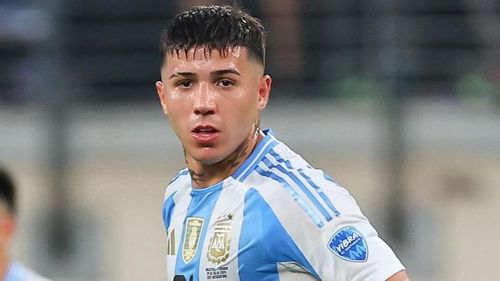 Enzo Fernandez gặp rắc rối lớn. Ảnh: Reuters.