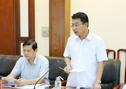 Ông Nguyễn Hoàng Hà, Chủ tịch Ủy ban MTTQ Việt Nam tỉnh Ninh Bình trình bày báo cáo tại cuộc làm việc. Ảnh: Thế Quảng.