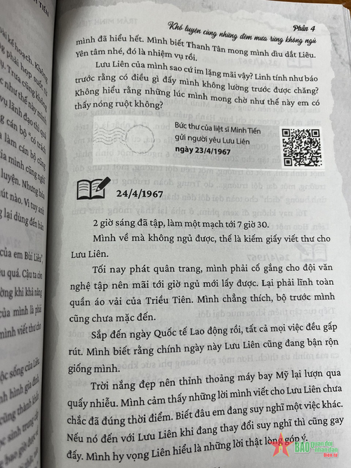  Ngoài nội dung nhật ký, bạn đọc có thể quét mã QR in kèm nội dung sách để được đọc những lá thư Trần Minh Tiến viết cho người yêu từ chiến trường. 