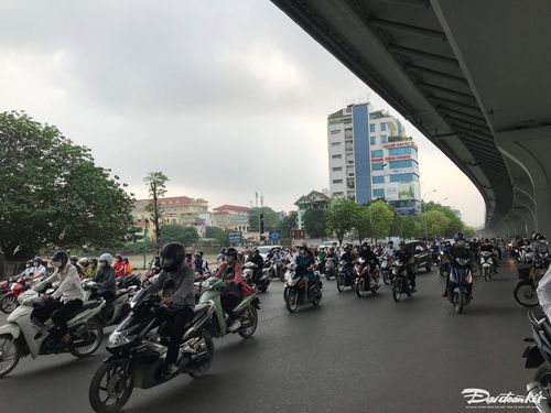 Xe máy là loại hình phổ biến, riêng Hà Nội có khoảng 6 triệu xe máy. Ảnh: Lê Minh.