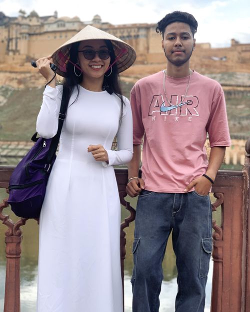 Người dân Ấn Độ rất hiếu khách, họ mời tôi chụp ảnh và sẵn sàng dẫn tôi đi khám phá.