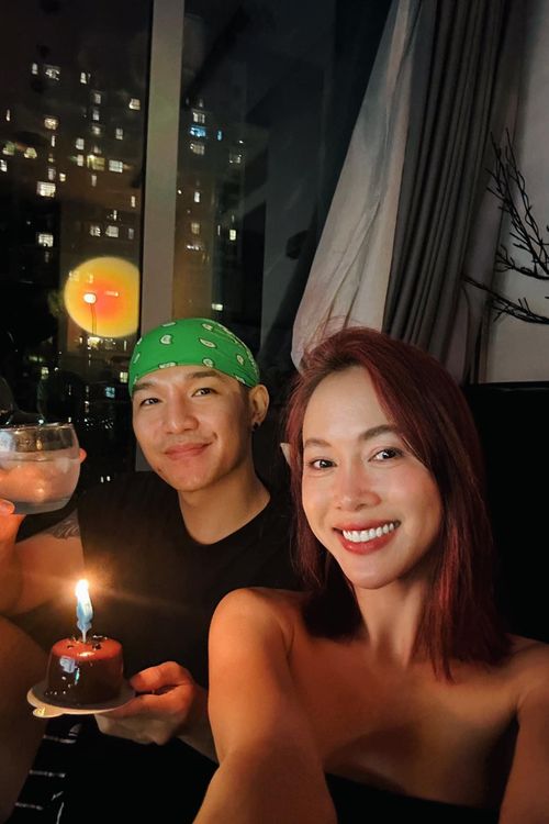 Tiết mục Trống cơm của Nhà sao sáng gồm Cường Seven, Tự Long và Soobin trong tập mới nhất của Anh trai vượt ngàn chông gai được đánh giá cao. Tiết mục nhận 230.000 lượt xem sau khoảng 10 giờ đăng tải. Chia sẻ về tình cảm khán giả dành cho Cường Seven, Vũ Ngọc Anh tâm sự cô rất xúc động. 