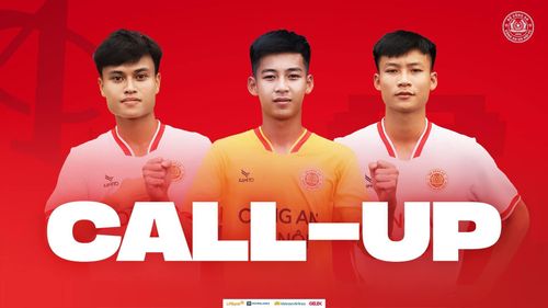 HLV Polking đôn 3 cầu thủ U21 CAHN lên đội 1 (Ảnh: CLB)