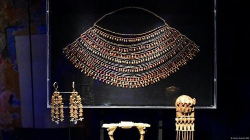 Đồ trang sức tinh xảo nằm trong số đồ vật được chôn cất cùng pharaoh Ramses II