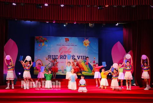 Tiết mục biểu diễn của các CLB.