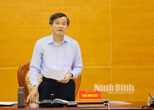 Đồng chí Bí thư Tỉnh ủy Đoàn Minh Huấn phát biểu tại hội nghị.