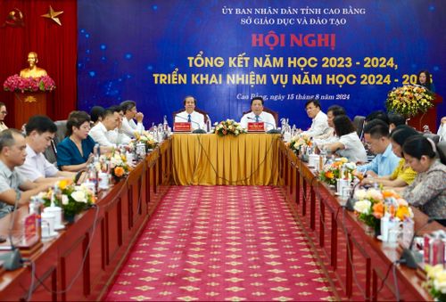 Các đại biểu tham dự Hội nghị.