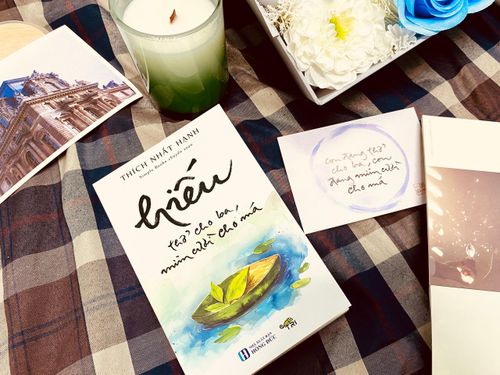 Sách Hiếu - Thở cho ba, mỉm cười cho má.