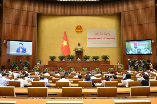 Tổng Thư ký Quốc hội, Chủ nhiệm Văn phòng Quốc hội Bùi Văn Cường phát biểu. Ảnh: Hồ Long