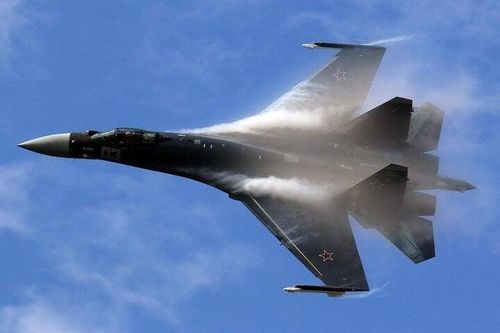 Chiến đấu cơ Su-35.
