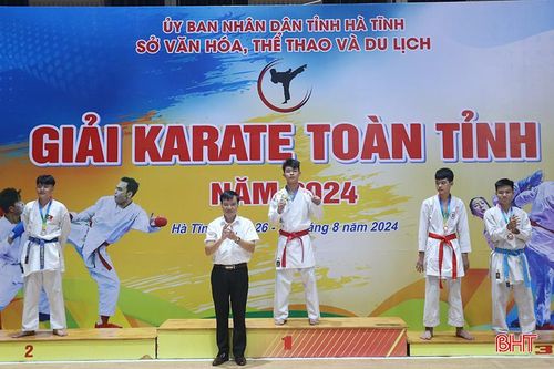  Các VĐV đạt huy chương nội dung Kumite nam hạng cân 60 kg... 