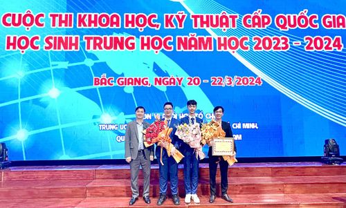 Thầy Hoàng Châu Thiện và 2 học sinh là Phạm Chu Quang Minh, Phạm Trần Khắc Nguyên, Trường THPT Chuyên Tuyên Quang có Dự án được Bộ GD&amp;ĐT lựa chọn tham gia Hội thi KHKT quốc tế - ISEF 2024 tại Mỹ.