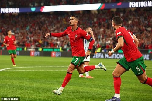 Ronaldo ghi bàn quyết định giúp Bồ Đào Nha đánh bại Scotland.