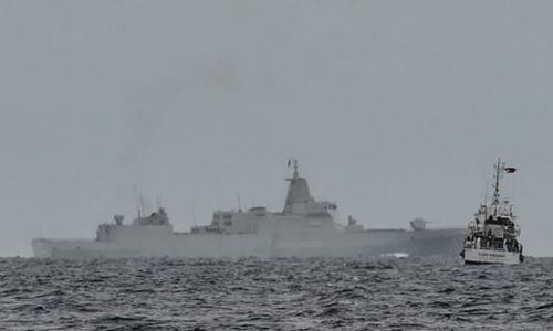 Tàu hải quân Trung Quốc và tàu tuần duyên Philippines 'chạm trán' trên Biển Đông - Ảnh: Getty