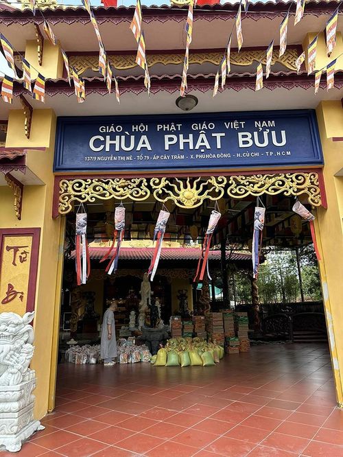 Chùa Phật Bửu ở huyện Củ Chi nhận 24 đứa trẻ từ mái ấm Chúc Từ đưa đến vào chiều ngày 5/9. Ảnh: Sở Lao động - Thương binh và Xã hội TPHCM 