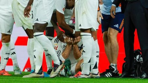 Carvajal đã khóc khi dính chấn thương