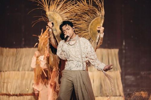 Soobin có phần thể hiện vô cùng xuất sắc cùng nhà Tinh Hoa trong ca khúc Mẹ Yêu Con.