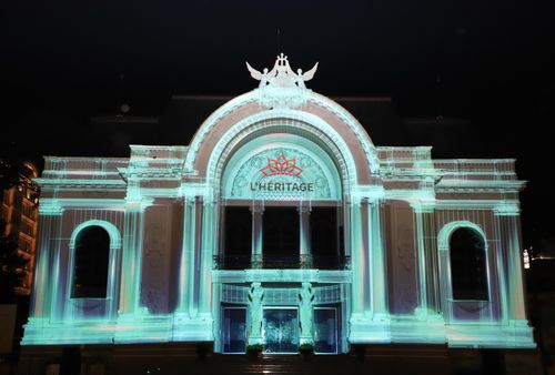 Trước đó, Sở Văn hóa và Thể thao TPHCM tổ chức trình diễn nghệ thuật mapping 3D tại Nhà hát Thành phố với chủ đề TPHCM - Những chặng đường lịch sử. Ảnh: Ngô Tùng.