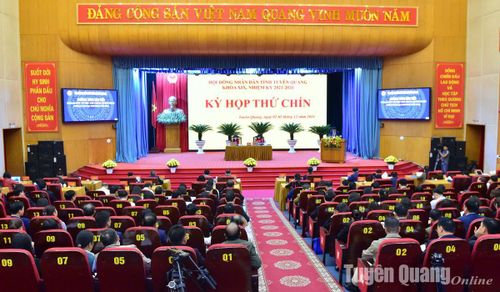 Toàn cảnh phiên họp.