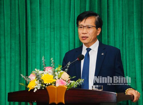 Đồng chí Hoàng Phúc Lâm, Phó Bí thư Đảng ủy, Phó Giám đốc Học viện Chính trị Quốc gia Hồ Chí Minh phát biểu kết luận hội nghị.