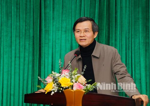 Đồng chí Bí thư Tỉnh ủy Đoàn Minh Huấn phát biểu tại hội nghị.