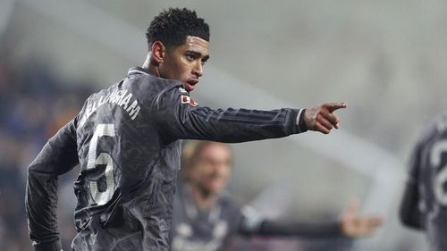 Bellingham liên tiếp ghi bàn cho Real Madrid.