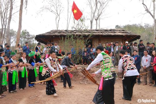 Nhiều nét văn hóa đặc sắc vẫn luôn được giữ vững. Ảnh: Đình Tuân