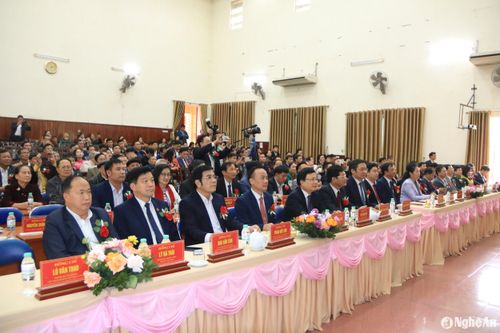 Các đại biểu tham dự tọa đàm 555 năm danh xưng Tương Dương. Ảnh: Tiến Đông