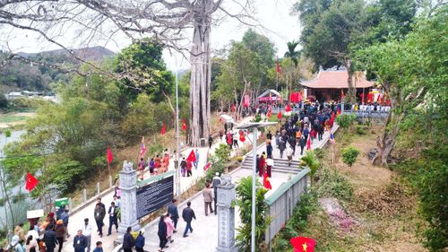 Lễ hội Đền Vạn - Cửa Rào, tưởng nhớ Đốc tướng Đoàn Nhữ Hài. Ảnh: Thành Cường