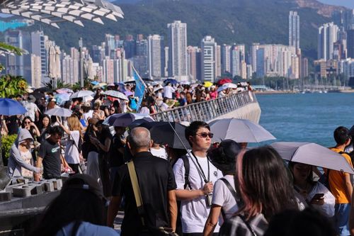 Hong Kong kỳ vọng nhóm khách hàng trung lưu tại Thâm Quyến sẽ vực dậy thị trường bán lẻ xa xỉ tại đây.