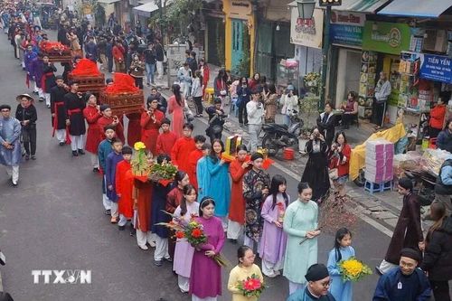 Chương trình không chỉ khơi dậy niềm tự hào dân tộc mà còn kêu gọi sự chung tay của mọi người dân trong việc bảo vệ di sản văn hóa, quảng bá vẻ đẹp của ngày Tết Việt Nam với bạn bè quốc tế. (Ảnh: Thanh Tùng/TTXVN)