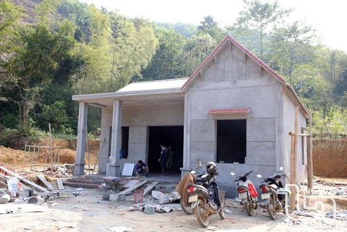 Gia đình anh Ma Đình Thái, ở xóm Làng 7, xã Tân Dương, có nhà bị sập do mưa lũ đã được Nhà nước hỗ trợ xây nhà mới đón Tết.