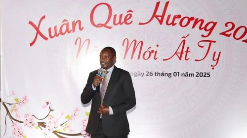 Lãnh sự danh dự Việt Nam tại Uganda, ông King Ceasor phát biểu.