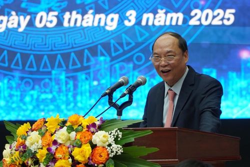 Ông Đỗ Xuân Diện, Chủ tịch Hội doanh nhân Quảng Nam phía Nam, đóng góp ý kiến về quy hoạch.