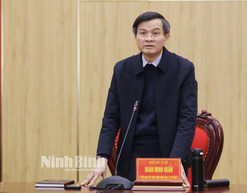 Đồng chí Bí thư Tỉnh ủy phát biểu kết luận các nội dung trình tại hội nghị.
