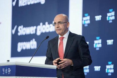 Bộ trưởng Tài chính Thổ Nhĩ Kỳ Mehmet Şimşek tại một sự kiện do TRT World tổ chức ở Istanbul, tháng 11/2024. Ảnh: Anadolu
