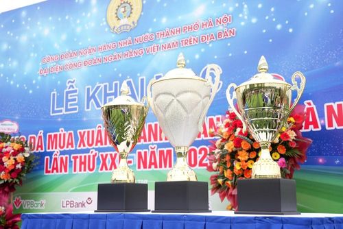 Cúp vô địch 3 nội dung thi đấu gồm bóng đá nam, bóng đá nữ và LEGEND CUP
