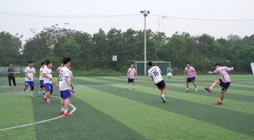 Pha tấn công gay cấn của đội bóng nam NHNN