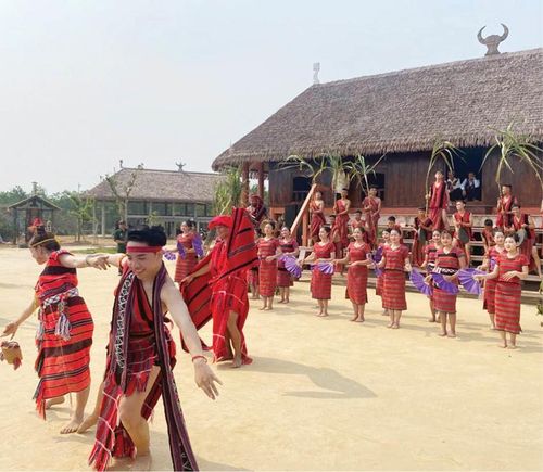  Một cảnh trong Lễ hội Âr Pục