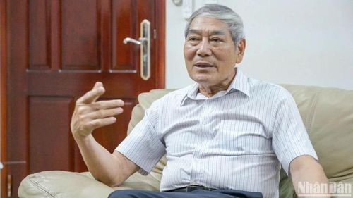 Trung tướng, Anh hùng Nguyễn Đức Soát, nguyên: Tư lệnh Quân chủng Phòng không-Không quân, Phó Tổng Tham mưu trưởng Quân đội nhân dân Việt Nam chia sẻ về chiến thắng Điện Biên phủ trên không. (Ảnh: THẾ ĐẠI)