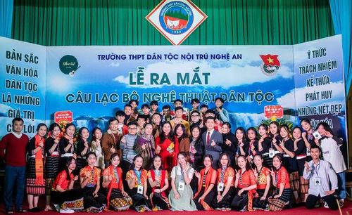 CLB Nghệ thuật Dân tộc là nơi để giữ gìn, phát huy những giá trị bản sắc dân tộc của học sinh