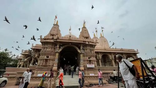 Đền Kalupur ở Ahmedabad, là công trình ấn tượng, kết hợp giữa kiến trúc Ấn Độ và kiến trúc thuộc địa. (Ảnh: Veidehi Gite)