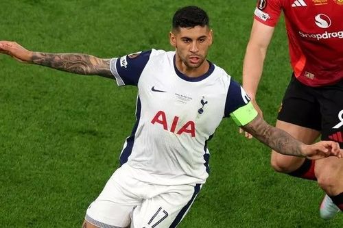 3. Cristian Romero (Tottenham). Trung vệ người Argentina là hòn đá tảng nơi hàng phòng ngự Tottenham. Với phong cách thi đấu quyết liệt nhưng tỉnh táo, Romero giúp đội nhà duy trì sự chắc chắn ở giai đoạn knock-out.