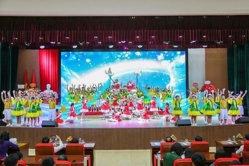  Một số tiết mục văn nghệ chào mừng tại buổi lễ. 