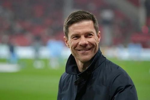 Xabi Alonso trở lại Real Madrid, đối mặt với thử thách lớn. (Ảnh: Pau BARRENA)