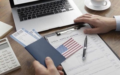 Mỹ đột ngột dừng cấp mới visa du học, nguyên nhân do đâu?