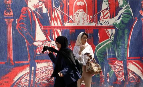 Những đe dọa tấn công quân sự sẽ chỉ đẩy Iran ra xa bàn đàm phán.